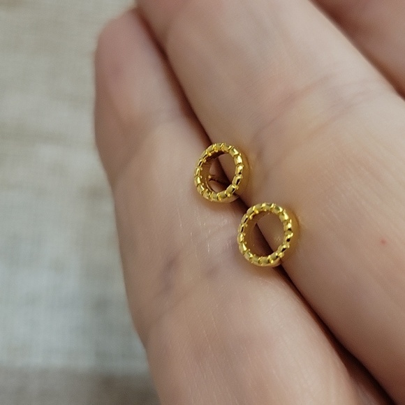 18k Gold Rope Circle Stud Earrings - Picture 2 of 7